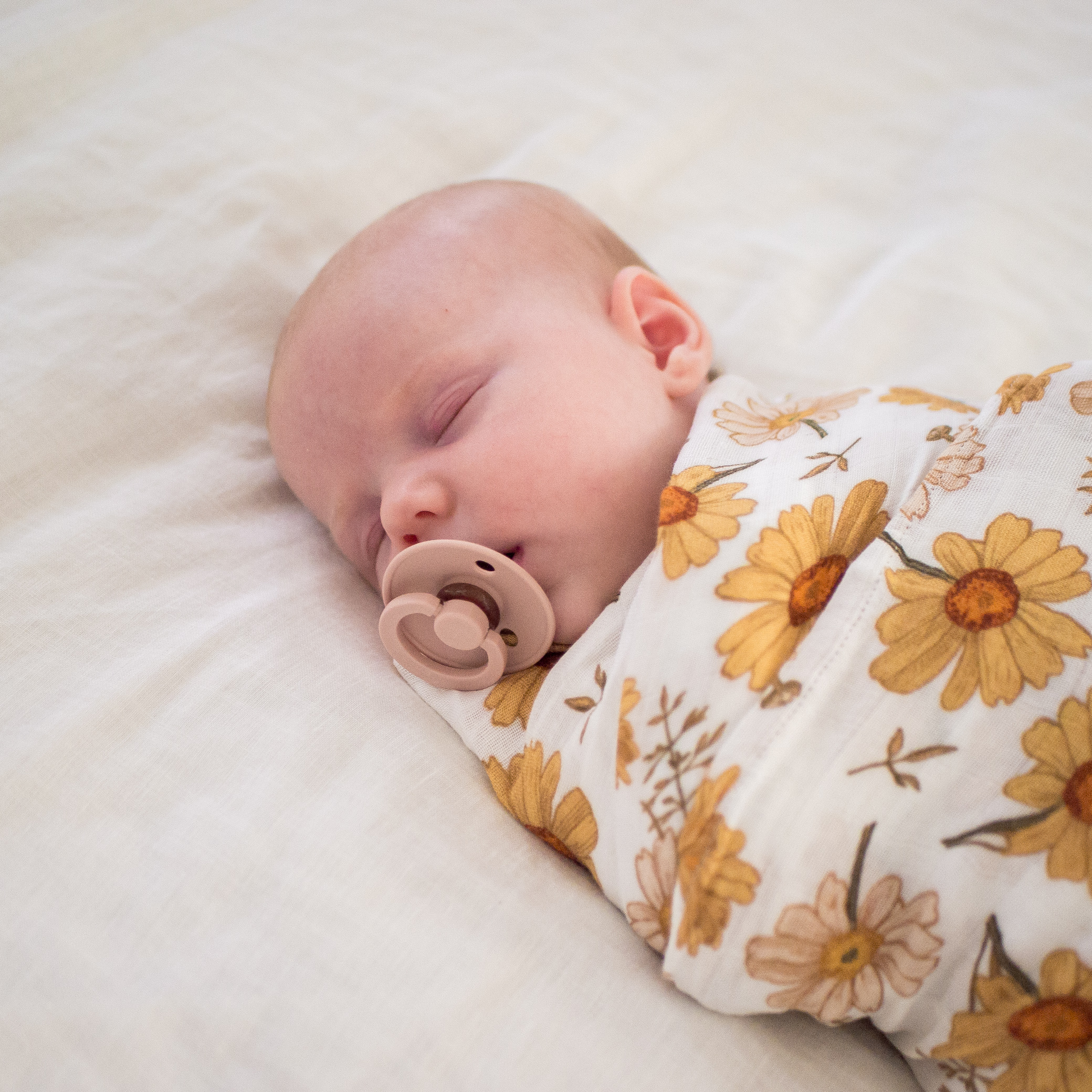daisy swaddle